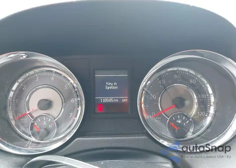 2014 Chrysler Town & Country Touring z USA, uszkodzony, nr VIN 2C4RC1BG5ER249955